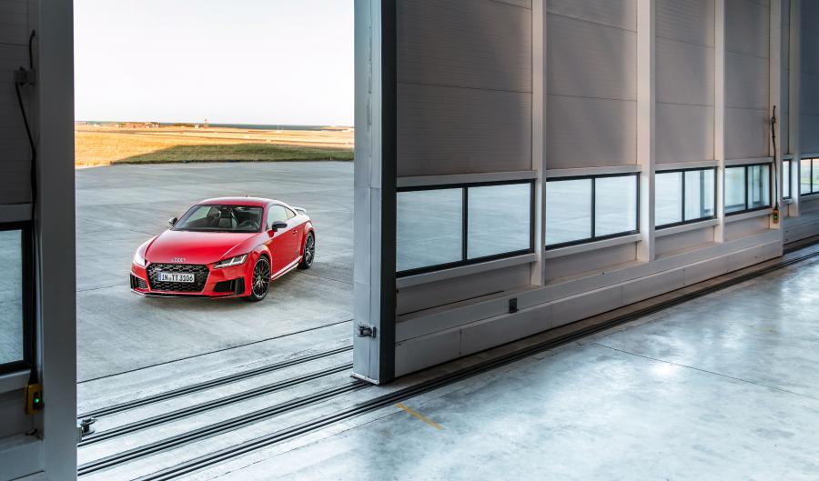  Audi TTS Competition Coupe (8S) 2018 года  (WW) (фото 27 из 40)